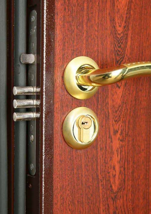 Ручка и замок Ручка и замок