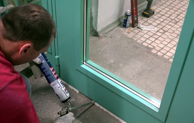 Запенивание щелей