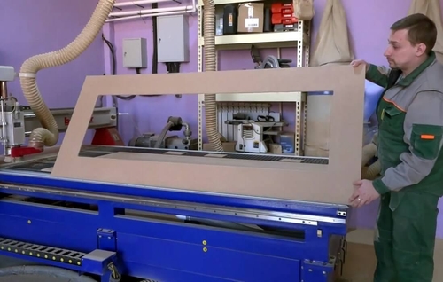 Вырез под зеркало Вырез под зеркало