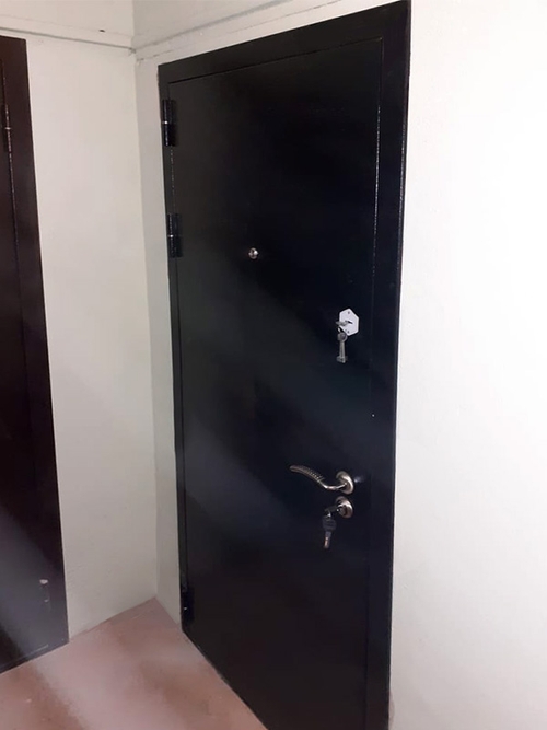 Дверь для квартиры, вид снаружи (ул. Перерва) Дверь для квартиры, вид снаружи (ул. Перерва)