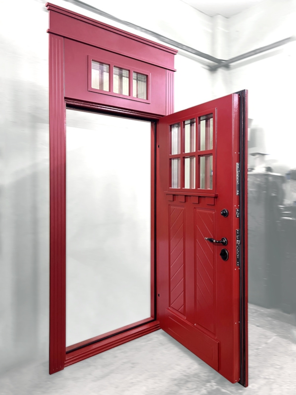 Дверь с окрасом по RAL, верхней вставкой и капителью Дверь с окрасом по RAL, верхней вставкой и капителью
