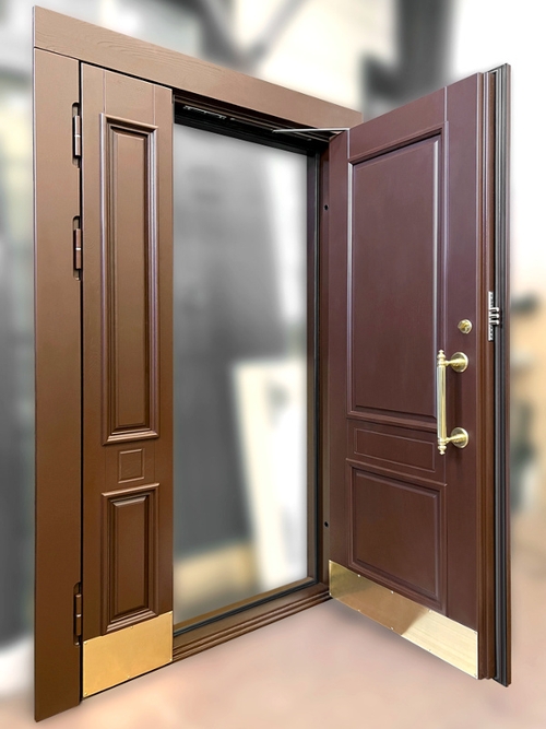 Двустворчатая дверь с багетом и отбойником Двустворчатая дверь с багетом и отбойником