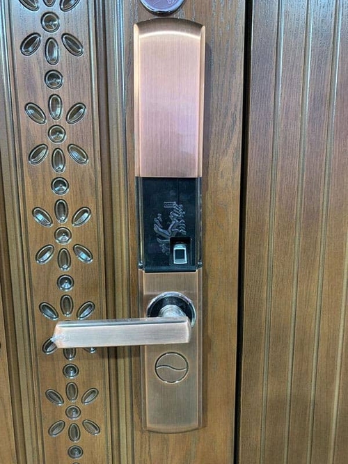 Электронный замок изнутри Электронный замок изнутри