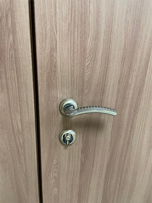 Фото ручки и замка Фото ручки и замка