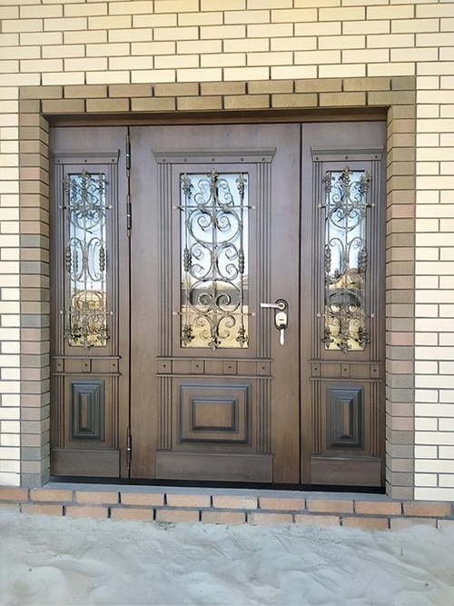 Остеклённая входная группа с ковкой Остеклённая входная группа с ковкой