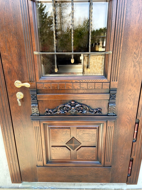 Резьба на внешней панели Резьба на внешней панели