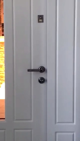 Ручка и замок изнутри Ручка и замок изнутри