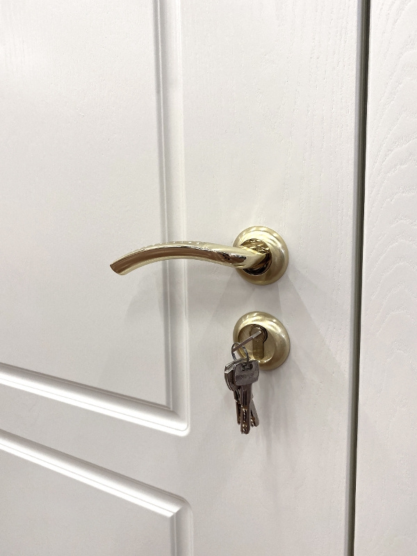 Ручка и замок Ручка и замок