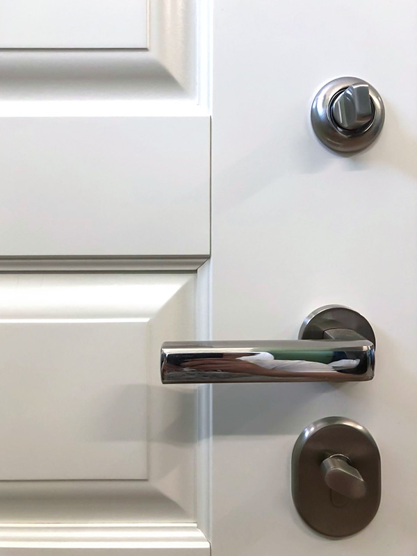 Ручка с внутренней стороны Ручка с внутренней стороны