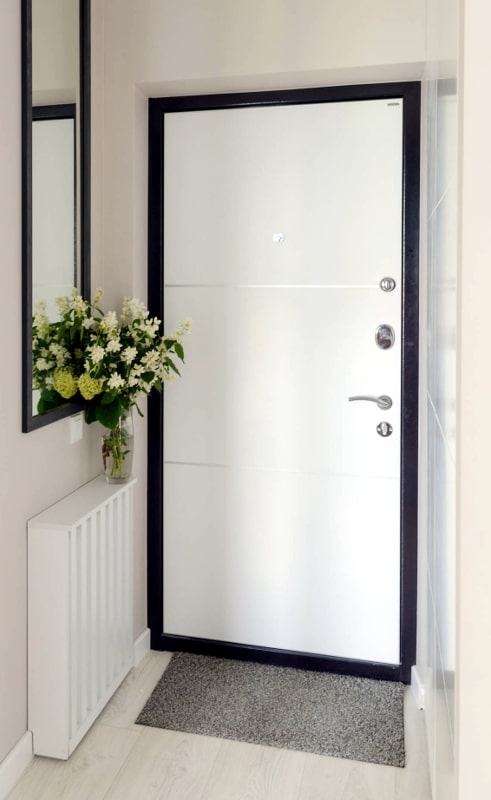 С горизонтальными молдингами С горизонтальными молдингами