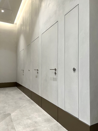 Изготовление дверей с отделкой из натурального камня для «Сколково»