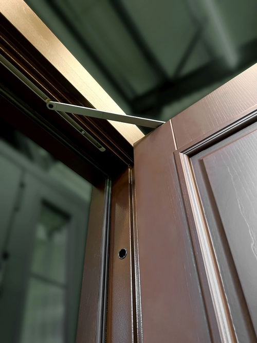 Скрытый доводчик Скрытый доводчик