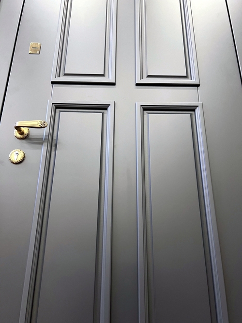 Внешняя сторона двери Внешняя сторона двери