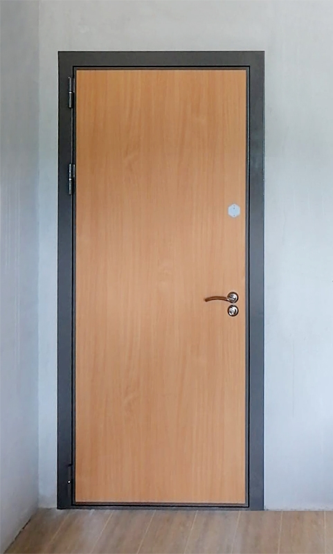 Внешняя сторона двери с ламинатом (г. Истра) Внешняя сторона двери с ламинатом (г. Истра)