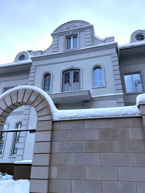 Внешняя сторона двустворчатой двери Внешняя сторона двустворчатой двери