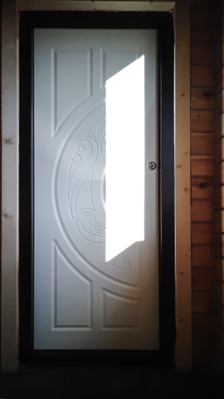 Внутренняя сторона двери (Медвежье озеро) Внутренняя сторона двери (Медвежье озеро)