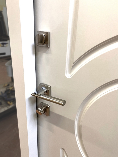 Замок и ручка, вид изнутри Замок и ручка, вид изнутри